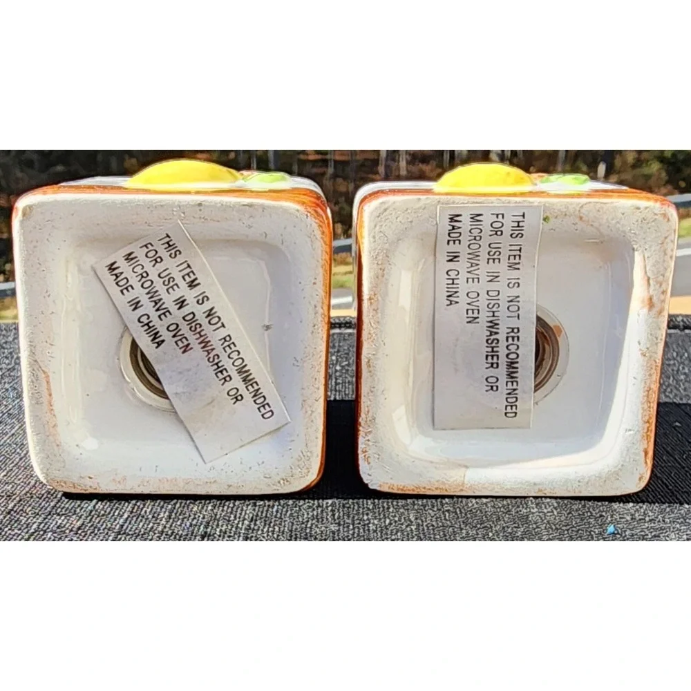 Lemon Themed Salt And Pepper Shakers‎